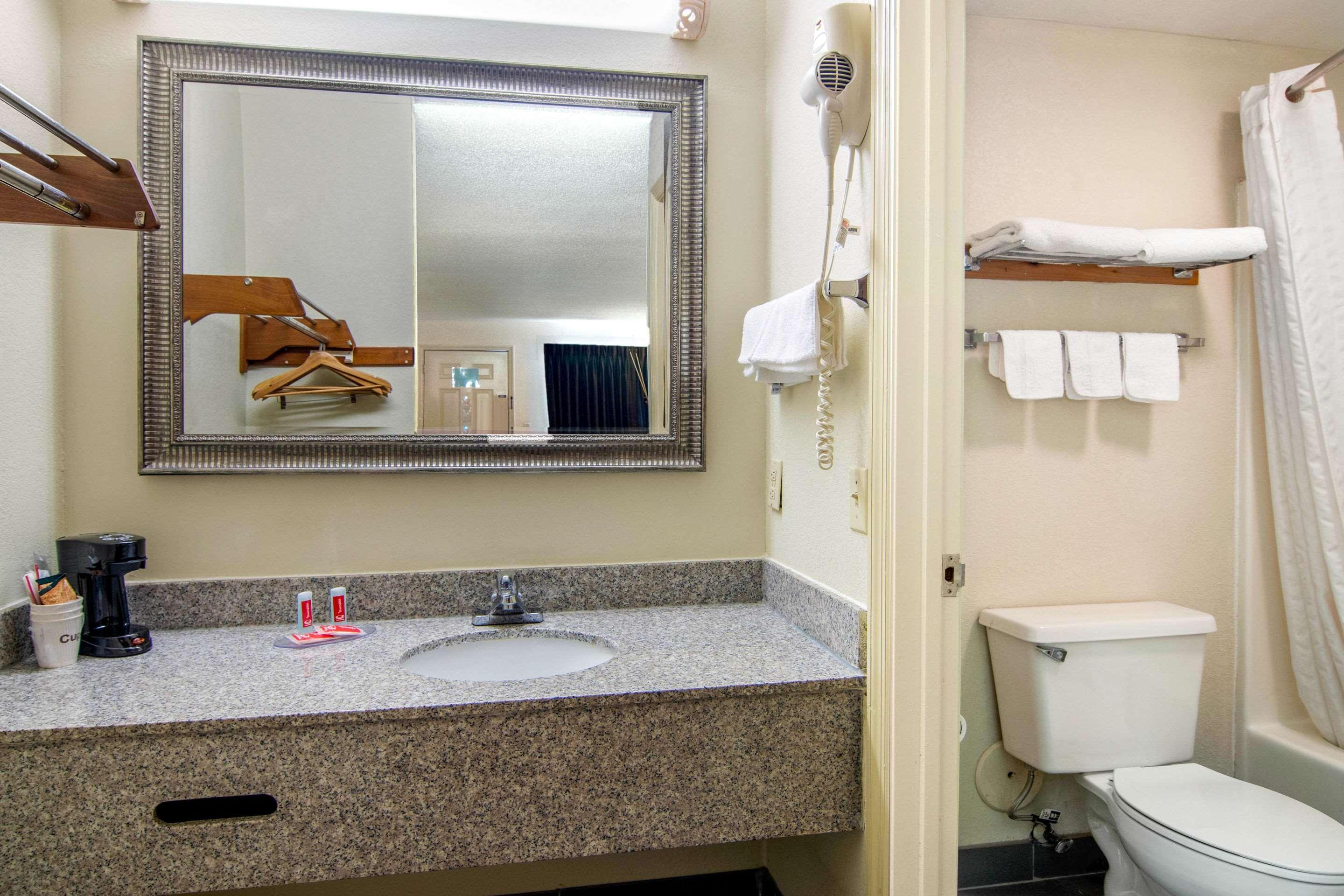 Econo Lodge Inn & Suites Fort Oglethorpe Екстер'єр фото