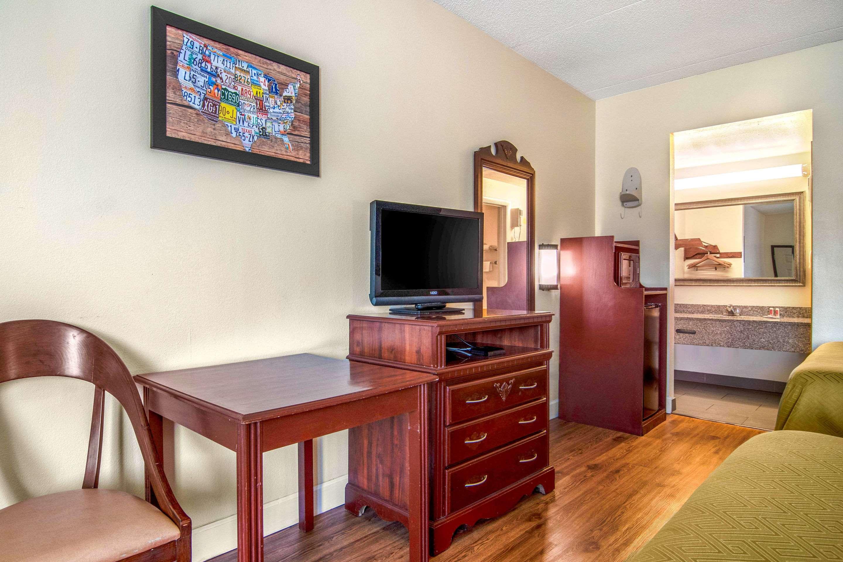 Econo Lodge Inn & Suites Fort Oglethorpe Екстер'єр фото